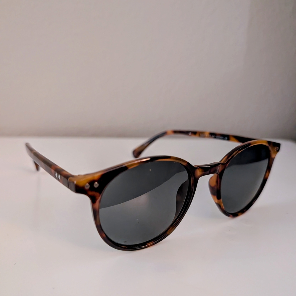 Classic Retro Tortoise Shell Sojos Sunglasses